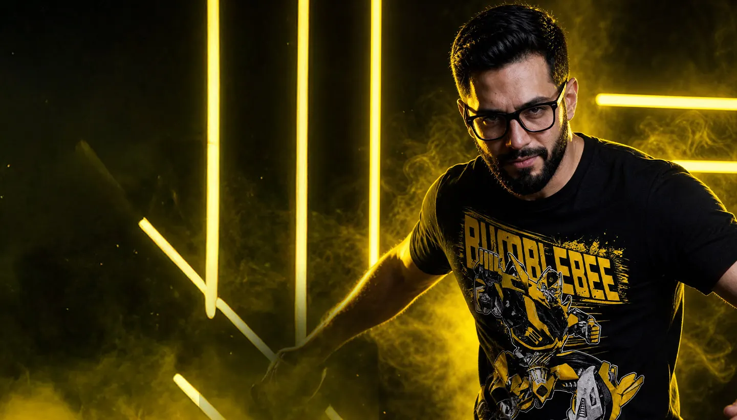 Cliente de Helldog con remera personalizada de Bumblebee